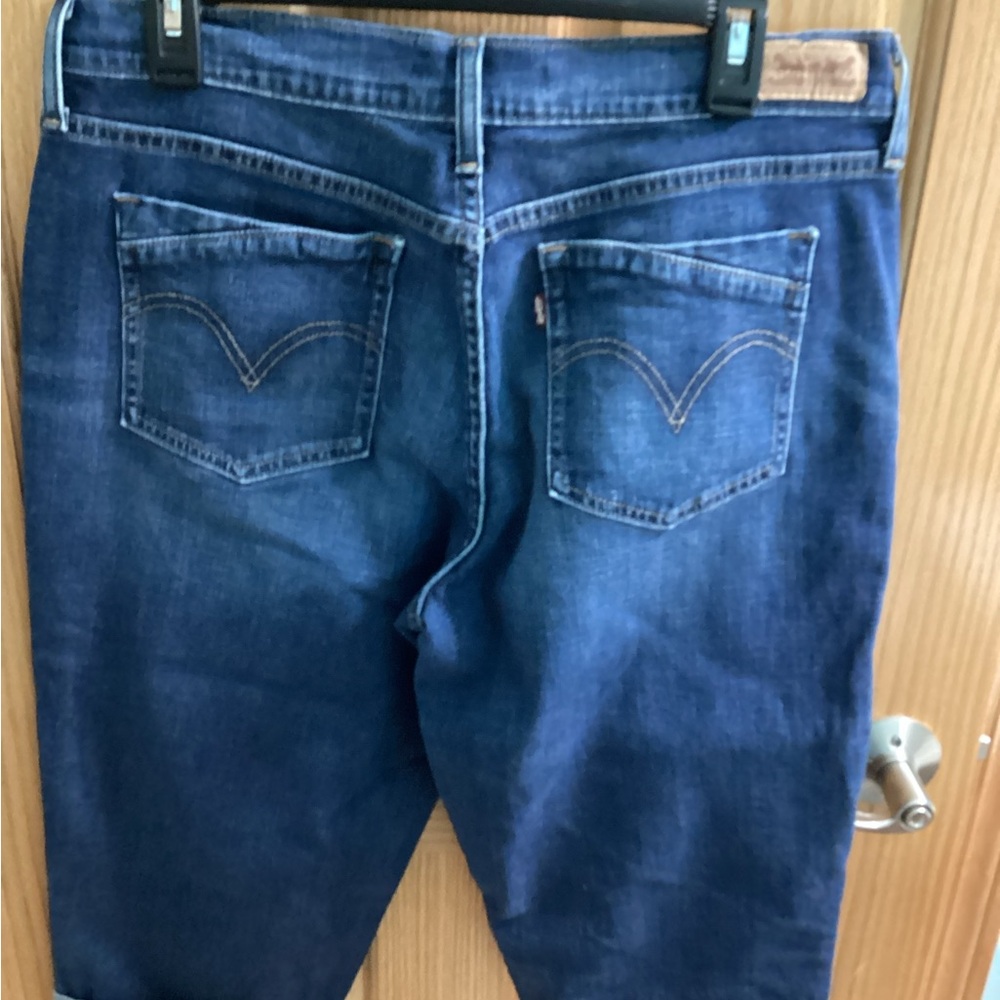 Women’s Levis Bermuda Shorts, Size 12 - Picture 2 of 4